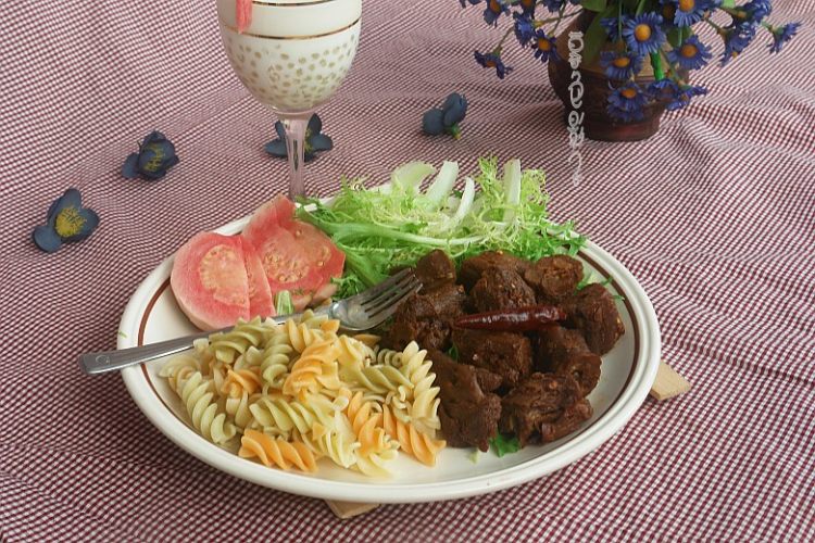 酱鸭脖蔬菜西米露步骤9