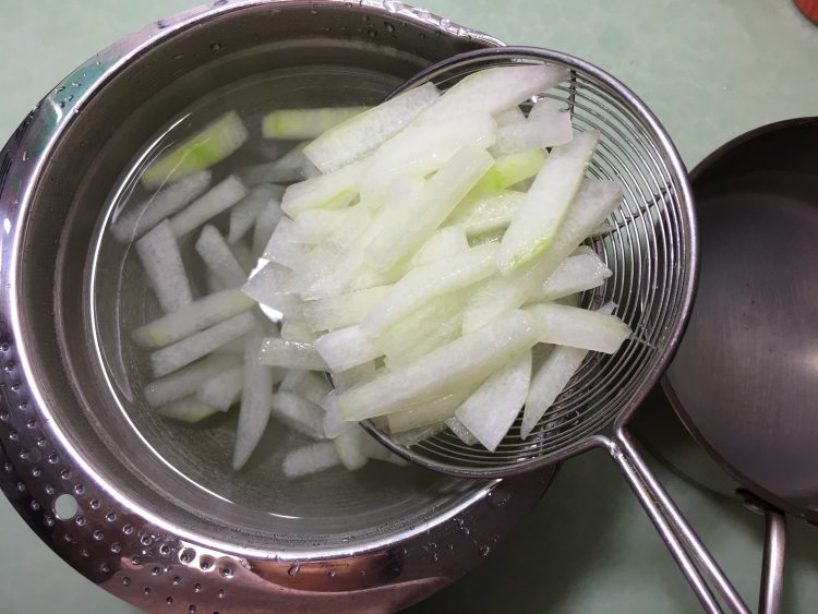 酸甜爽口的柠檬瓜条步骤8