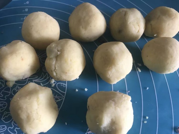 奶香绿豆冰皮月饼步骤12