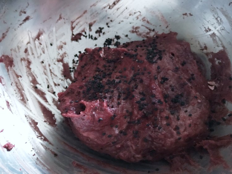 黑芝麻炫红麻薯面包步骤5