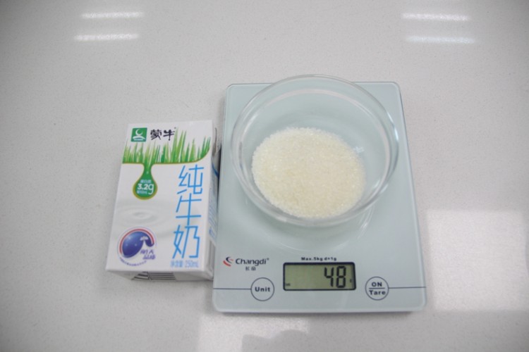 自制炼奶步骤1