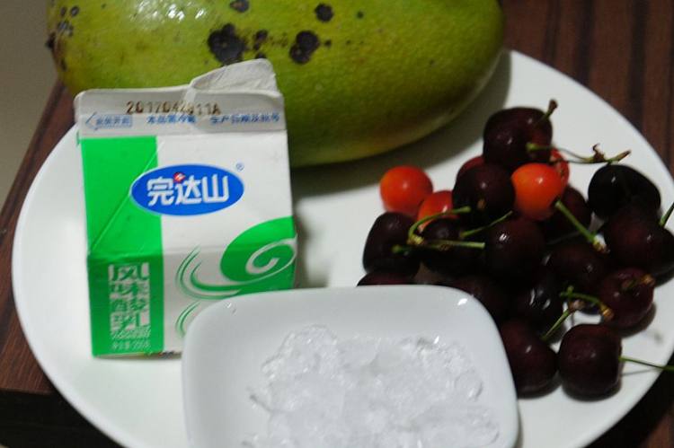 樱桃芒果双色思慕雪步骤1