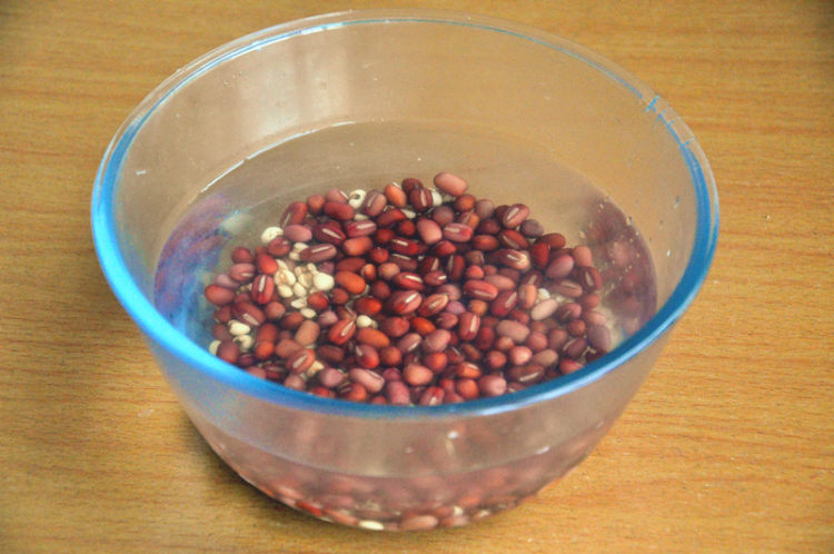 红豆薏米牛奶步骤1