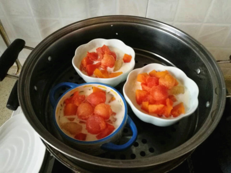 冰糖炖牛奶木瓜步骤7