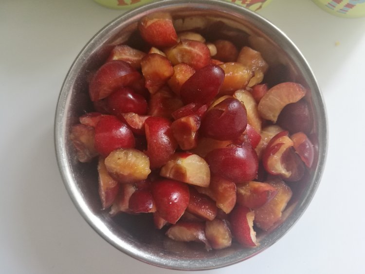 酥皮樱桃纸杯蛋糕步骤2