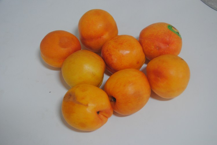 黄桃罐头#盛夏餐桌#步骤1