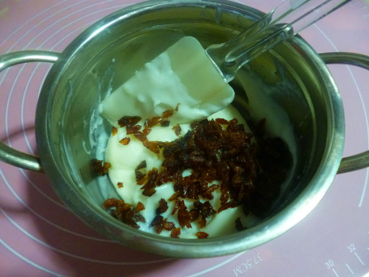 蔓越莓奶冻卷步骤14