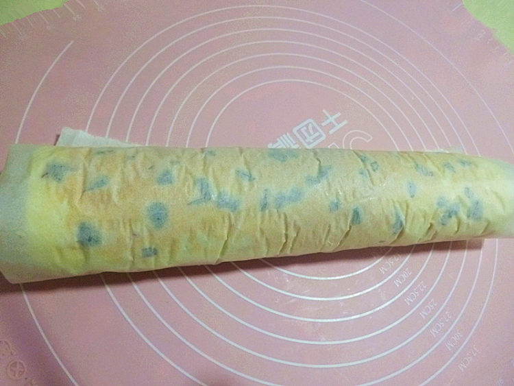 蔓越莓奶冻卷步骤18