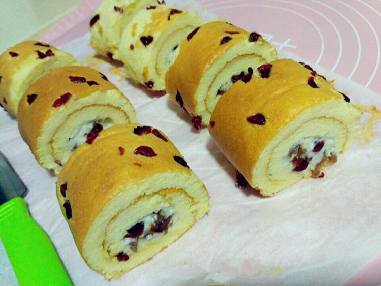 蔓越莓奶冻卷步骤20