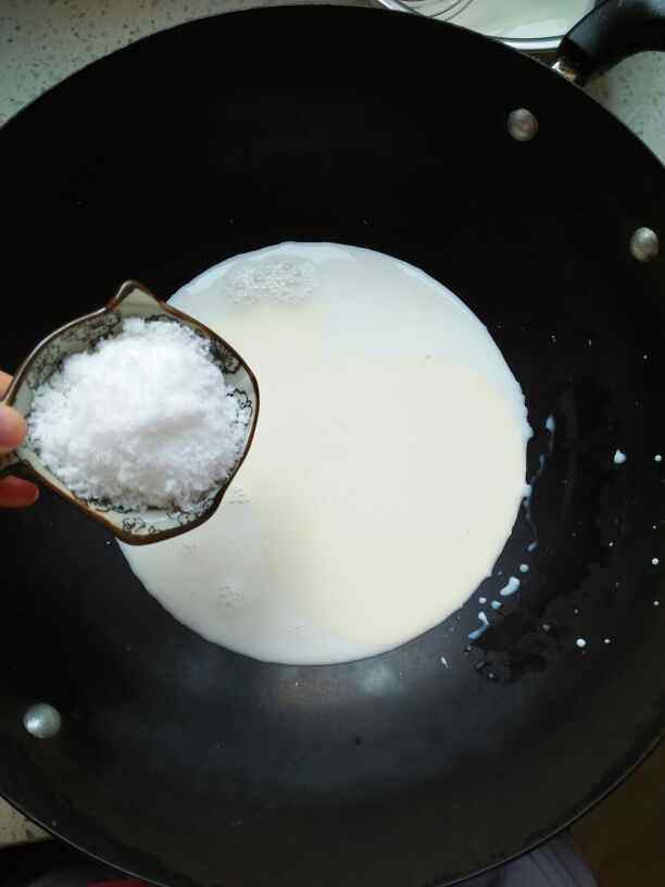 奶香椰丝小方块步骤4