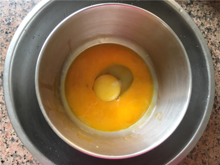 黑芝麻蛋黄饼干步骤2