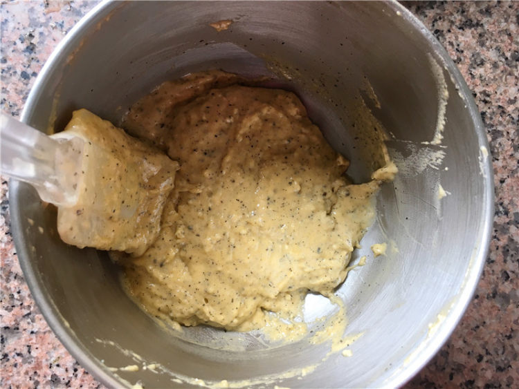 黑芝麻蛋黄饼干步骤6
