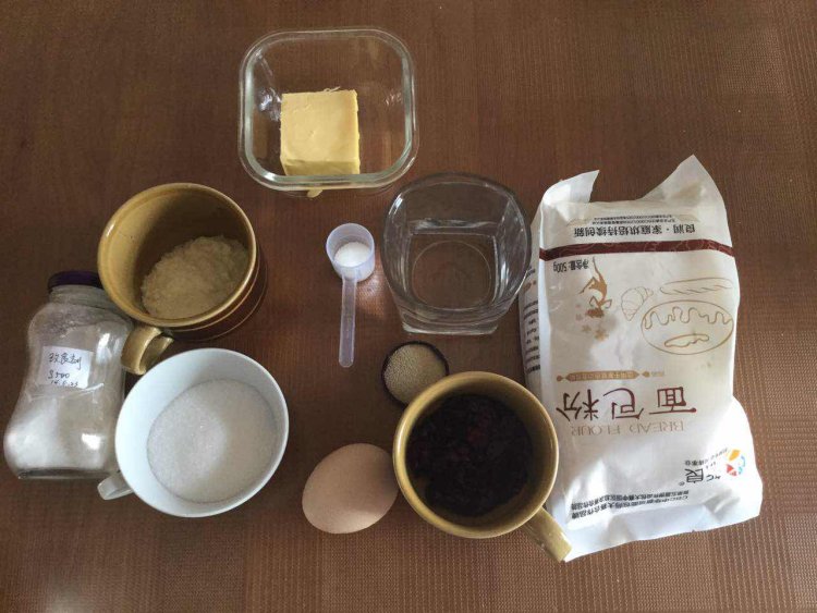 蔓越莓面包步骤1