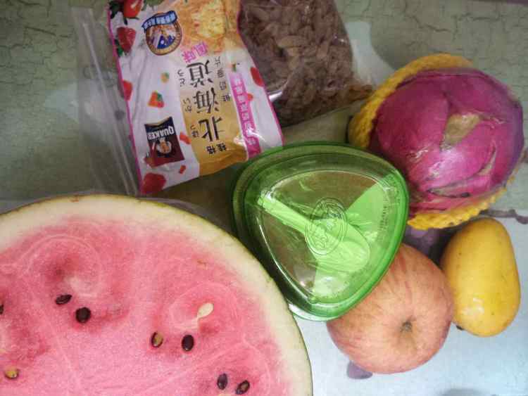 燕麦酸奶水果杯步骤1