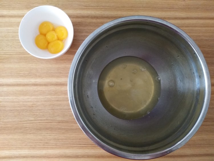 抹茶戚风步骤1