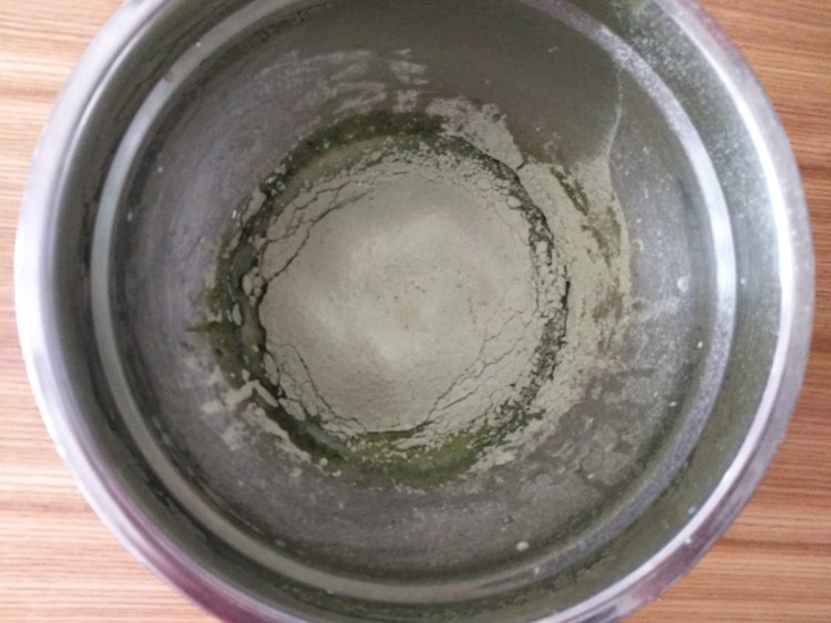 抹茶戚风步骤7