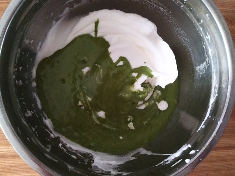 抹茶戚风步骤16