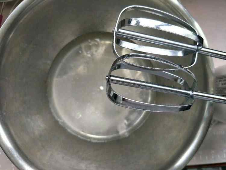 【烘焙甜点】鹅蛋戚风步骤5