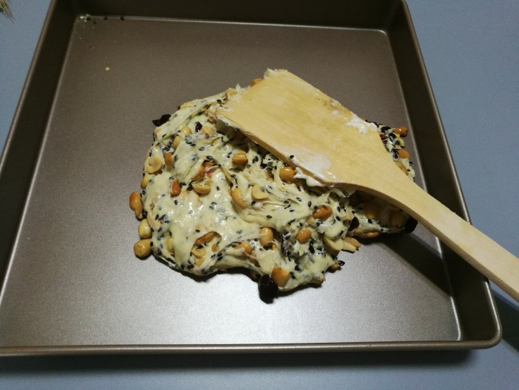 蔓越莓花生芝麻牛轧糖步骤8