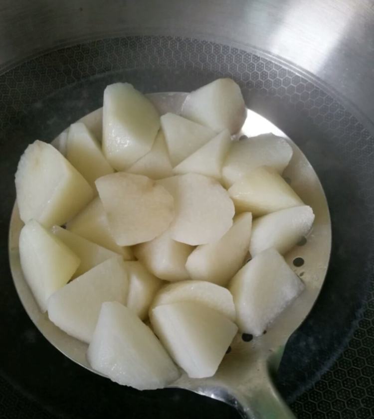 家常美味拔丝山药步骤4