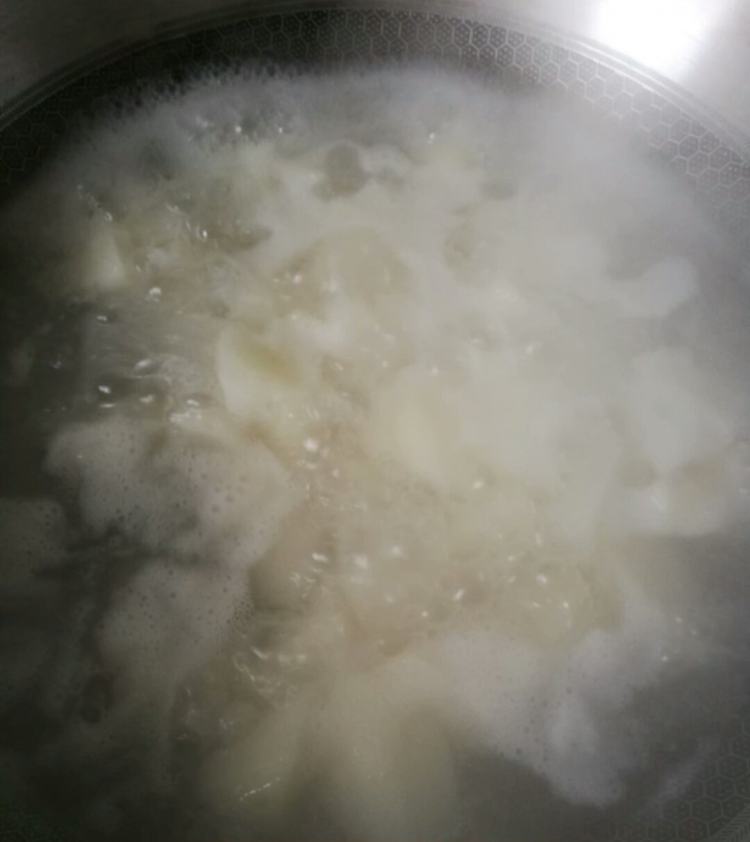 家常美味拔丝山药步骤3