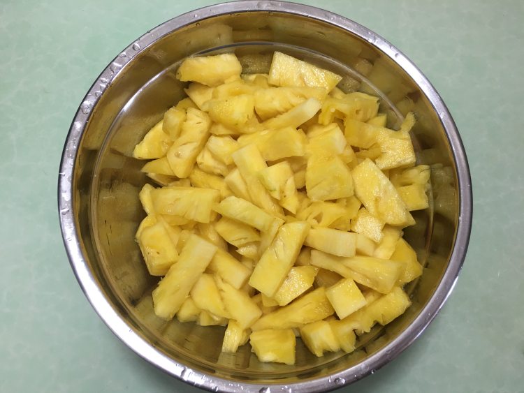 菠萝糖水罐头步骤5