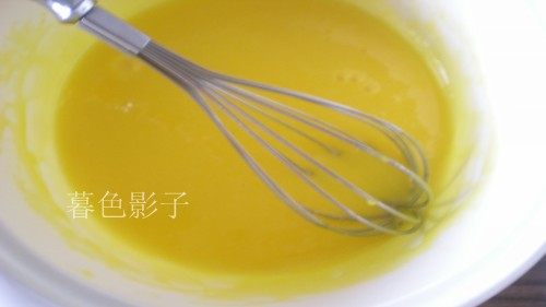 海绵8寸花色蛋糕步骤2