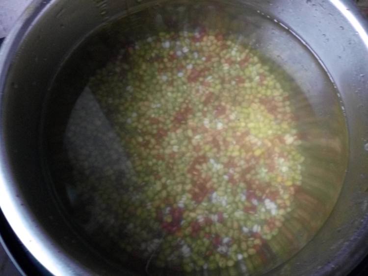 赤小豆薏米汤步骤5