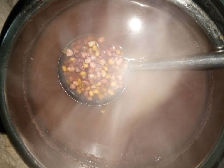 赤小豆薏米汤步骤7