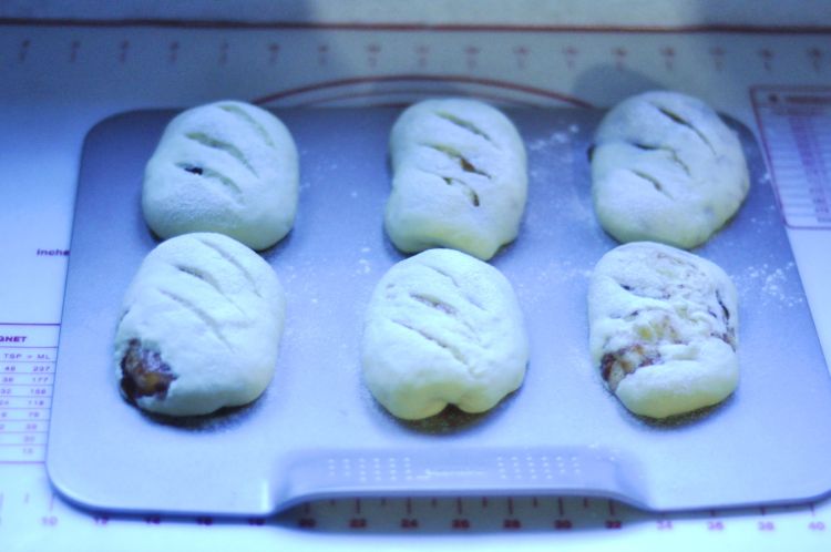 草莓果酱软欧包步骤10