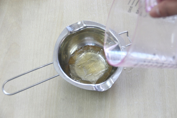 花伞果酱夹心酸奶慕斯步骤4