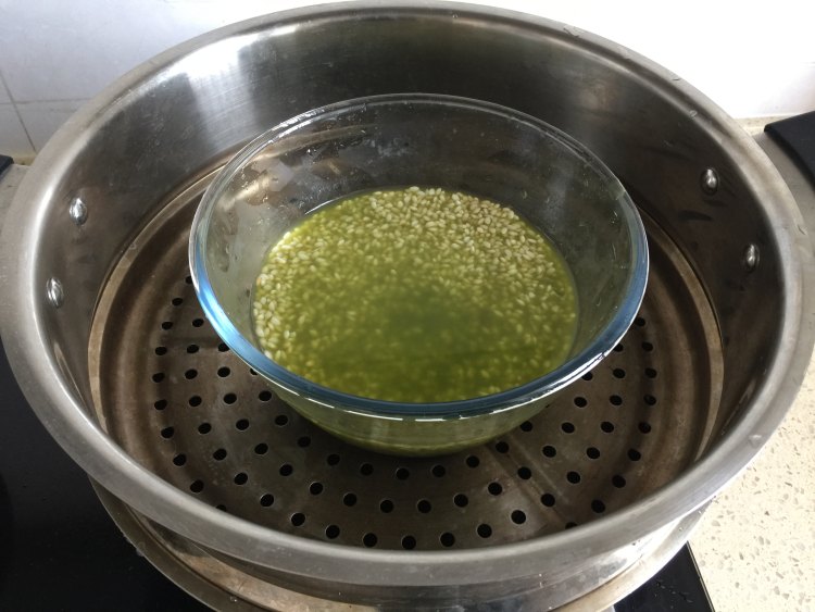 坚果乌饭团步骤4