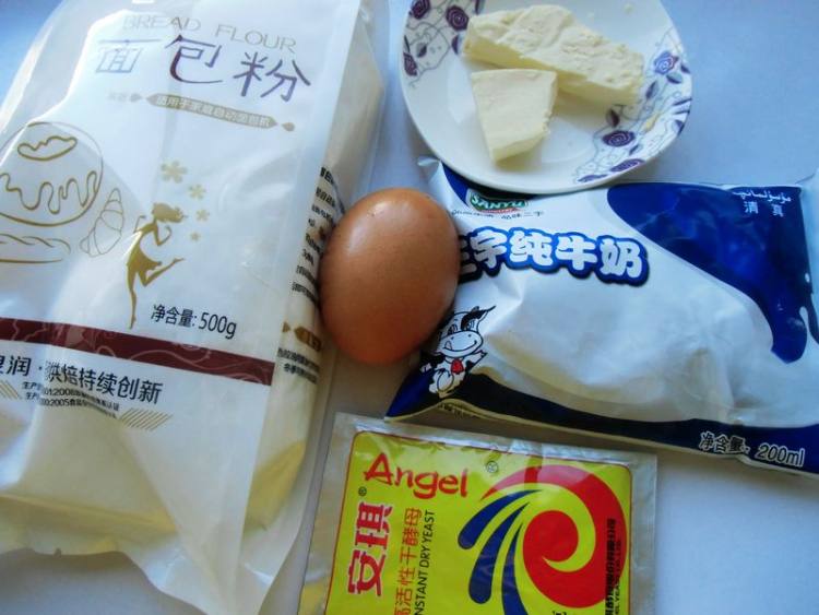 牛奶吐司步骤1