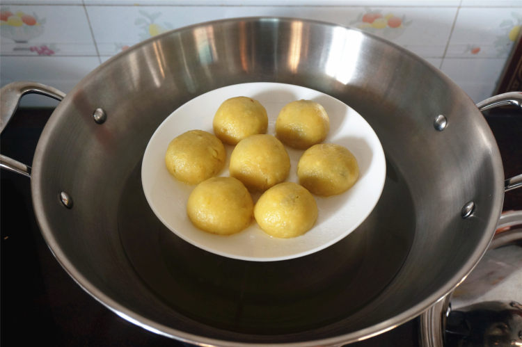 椰香红薯红豆糯米糍步骤8