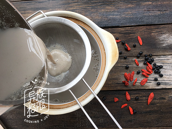 黑豆浆银耳步骤7