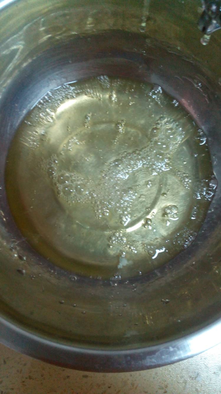 黑芝麻戚风卷步骤8
