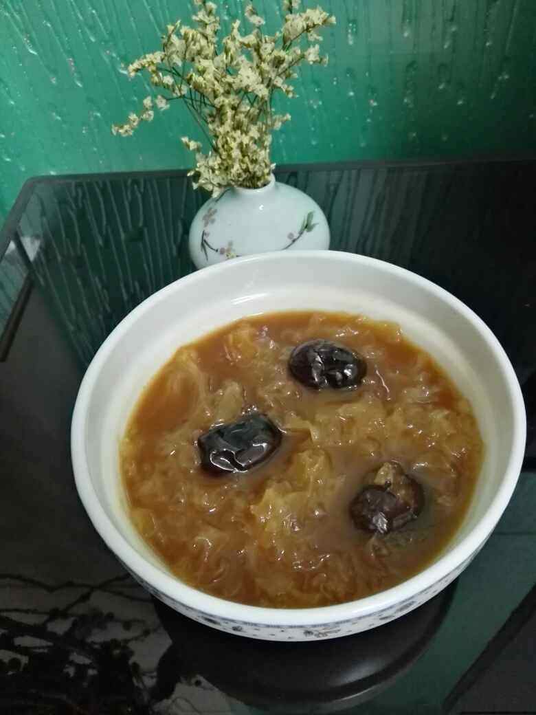 阿胶银耳红枣汤步骤6