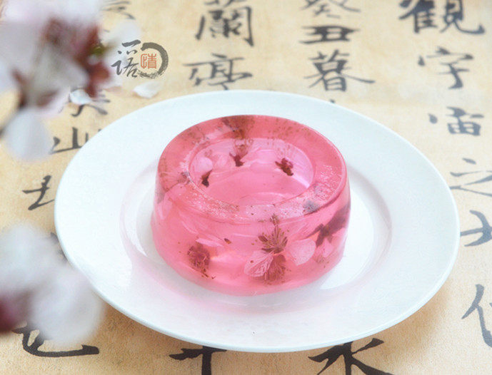 桃花果冻杯步骤7