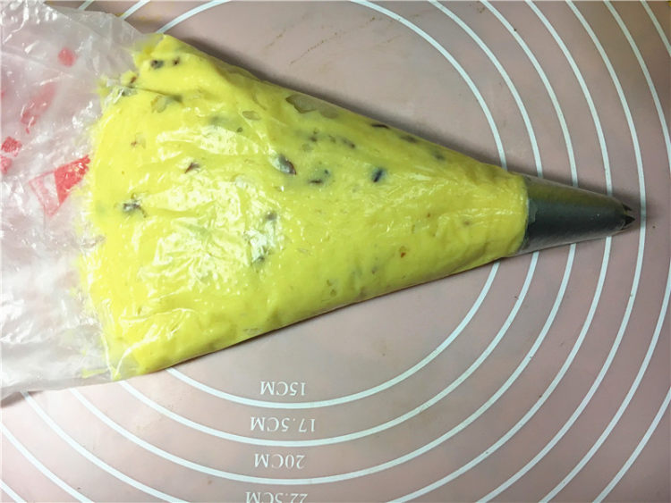 蔓越莓闪电泡芙步骤7