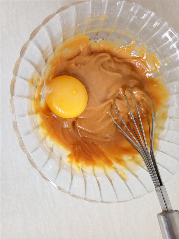 焦糖戚风蛋糕步骤7