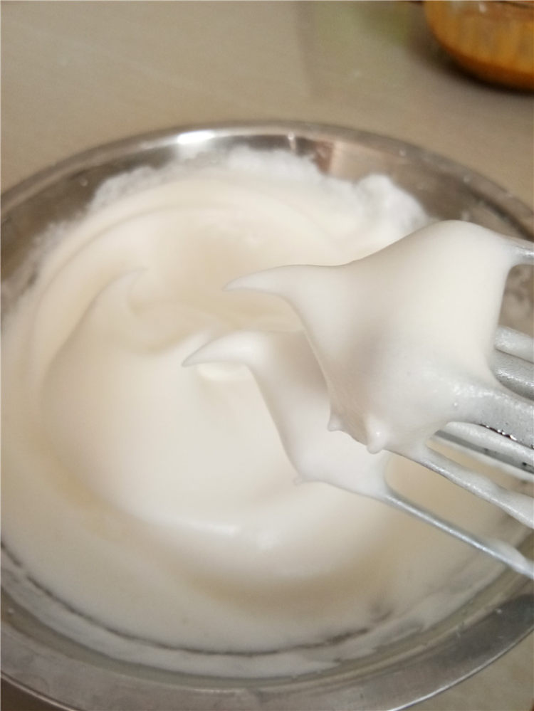 焦糖戚风蛋糕步骤9