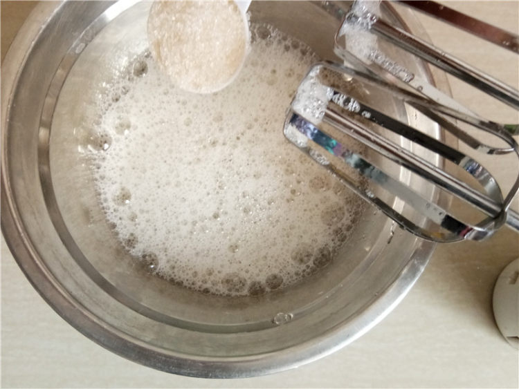 焦糖戚风蛋糕步骤8