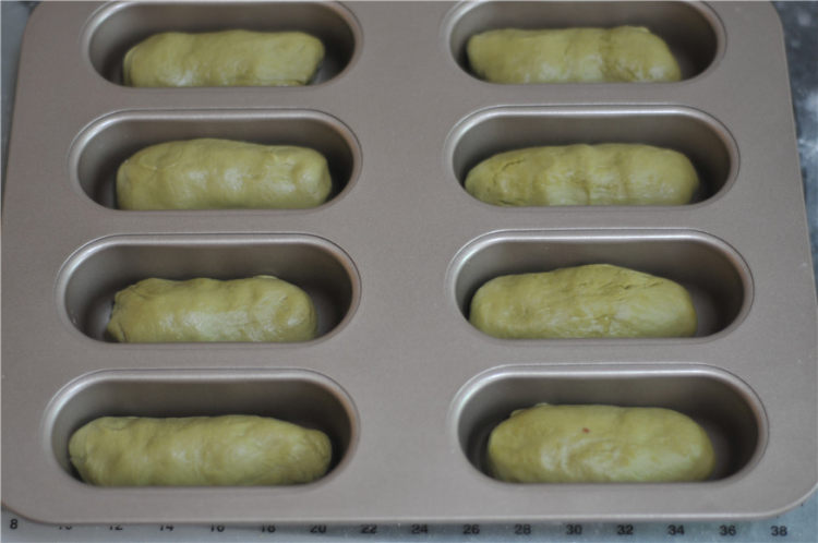 抹茶红豆麻薯夹心软欧步骤8