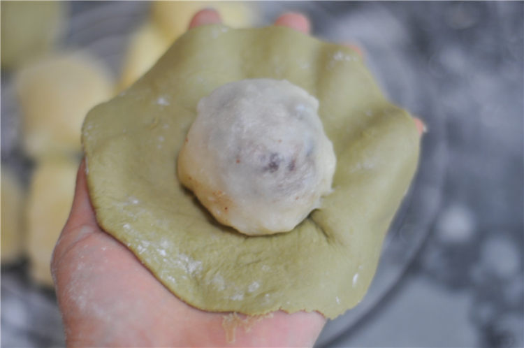 抹茶红豆麻薯夹心软欧步骤7
