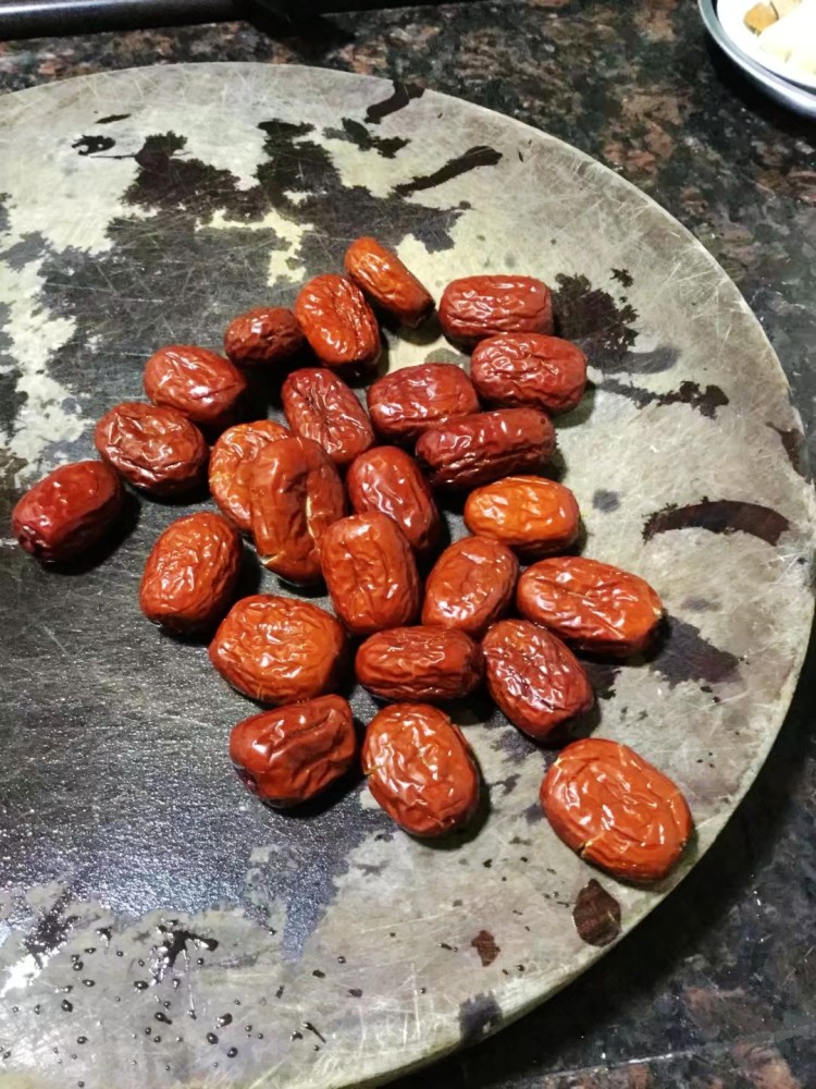养生壶版红枣鸡蛋糖水步骤1