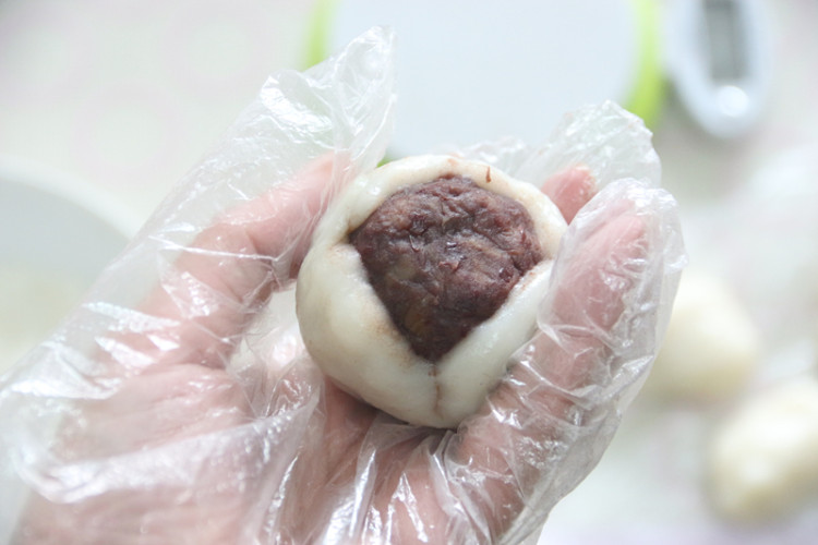 栗子红豆草莓大福步骤13