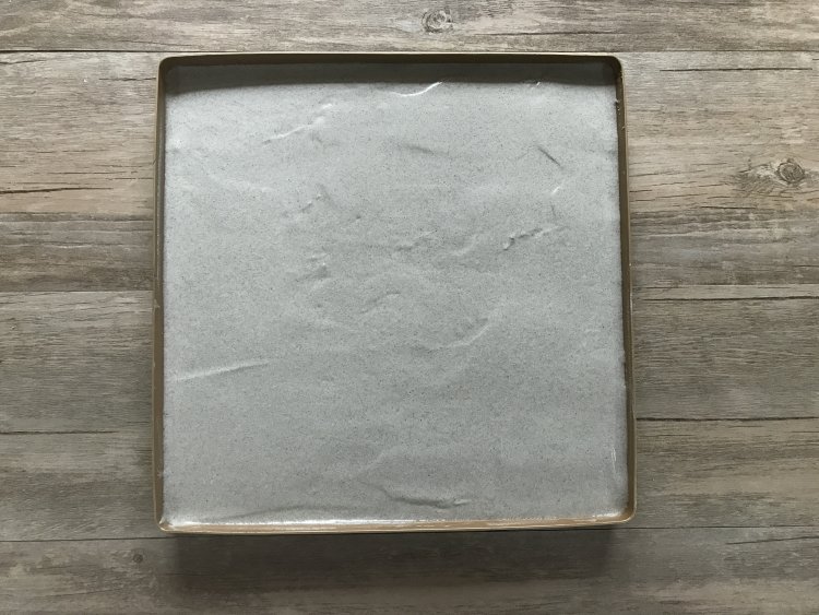 黑米戚风蛋糕卷步骤9