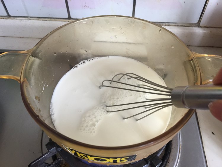 抹茶红豆白巧慕斯步骤2