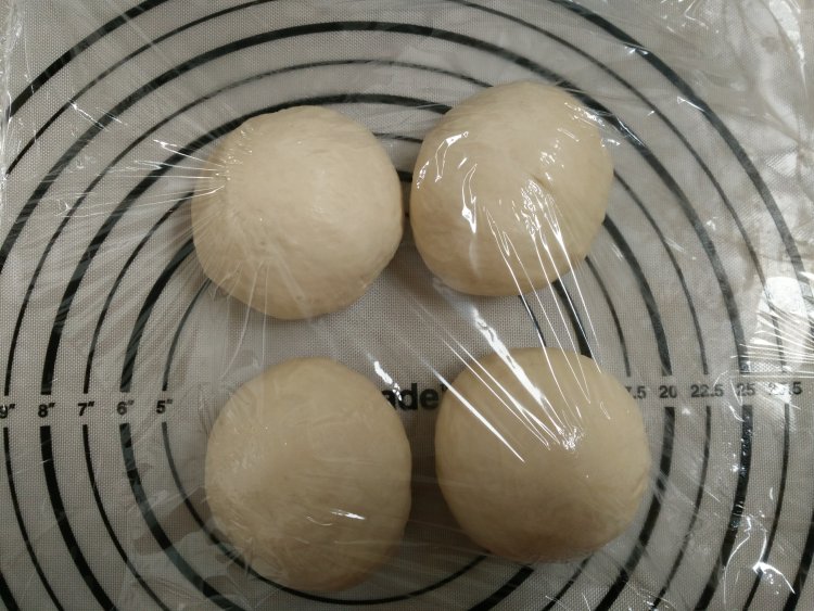 空气炸锅版薄底披萨步骤5