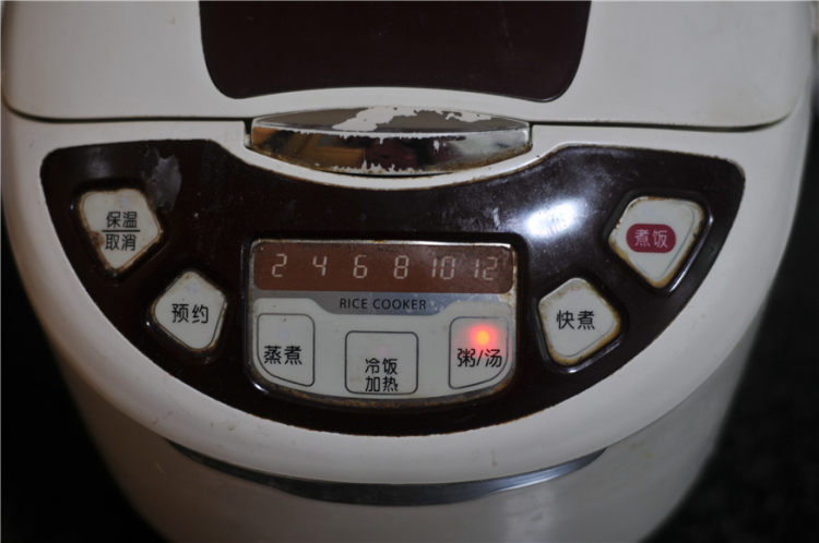 花生红枣粥步骤2